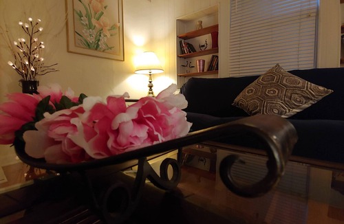 Midland House | Newly Renovated Big 5 Bedroom Stay