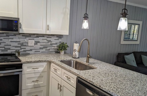 Salem Condo | Newly renovated condo w/pool, golf & beach
