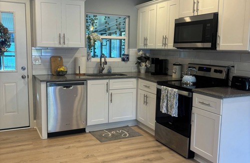Glencliff House | Newly renovated cottage home only 12 minutes from downtown Nashville!