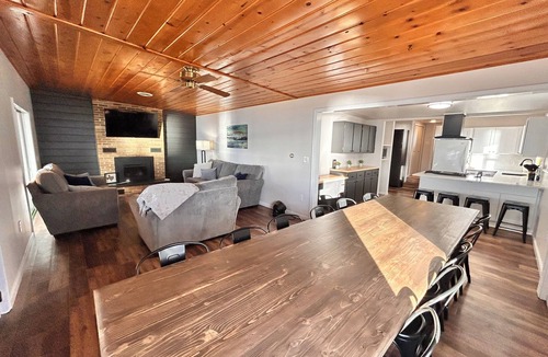 Baldwin House | NEWLY RENOVATED cottage ON Wolf Lake! Boating, SXS and more!