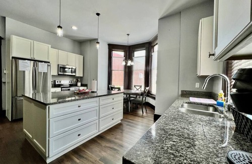 Lindenwald House | Newly Renovated Historic mansion 8 Bedrooms