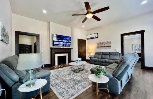 Lindenwald House | Newly Renovated Historic mansion ☆ 8 Bedrooms
