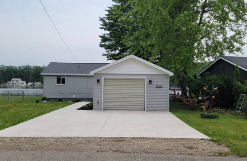 Harrison Cottage | Newly Renovated, Lakefront, Dog Friendly Cottage, Sand Lake, Harrison