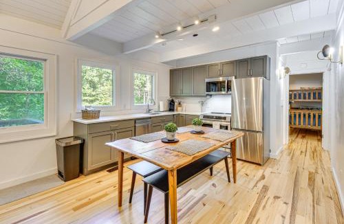 Sapphire House | Newly Renovated: Pet-Friendly Sapphire Retreat!