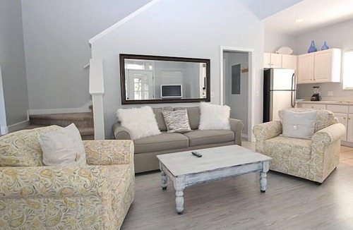 Saint Helena Island Cottage | Newly Updated Cottage w/ Amazing Golf Course Views - Near Marina & Beach