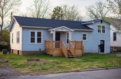 Cape Girardeau House | Next Door to Mercy Hospital - Pet Friendly - Fast Wifi