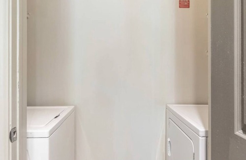 Loring Heights Apartment | Nice , Cozy Midtown Get Away!