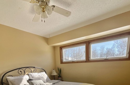 Duluth House | Nice home in Duluth near Superior trail and everything else.