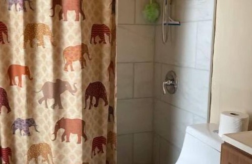 Lockland Apartment | Nice Retreat On Busy Street