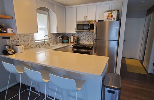 Bay Shore Cottage | Nine Mile Point Cottage on Lake Michigan