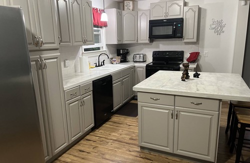 Sevierville Cottage | NO cleaning fee Secluded Cabin 2 acre P Forge 2 mi sleeps 9 LeConte Dwood Island