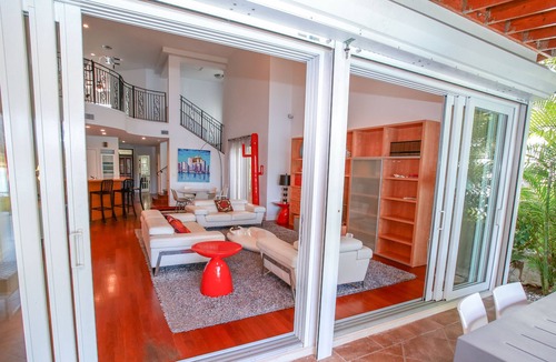 Surfside House | NoBeVIP: Spacious Mediterranean Waterfront VILLA:Heated pool & walk to beach!