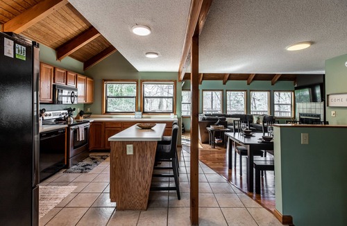 La Follette House | Norris Lake Front Home with Dock | 4 bed 4 bath | Deerfield
