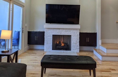 Chattanooga House | North Chat Modern and Spacious Townhome near Downtown Riverfront