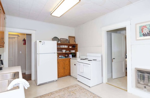 Oxford House | North End Zone on 11th by Apex Short Term Stays