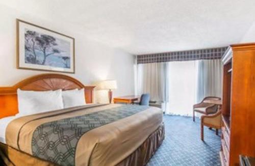 Golden Glades Hotel | North Miami Beach Gardens Inn & Suites