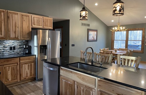 Elmira Cabin | Northern MI Log Cabin Inn–Hot Tub, Trails, Golf, Trails, Nature, Snowmobile, Ski