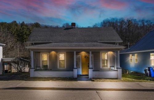 Nelsonville House | Nostalgic in Nelsonville