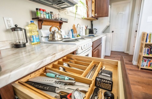 Richmond Cottage | Not-so-Tiny Home Near Scotts Addition w/Private Parking