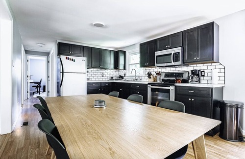 Fayetteville House | NRG Park Basecamp w/Fenced Yard