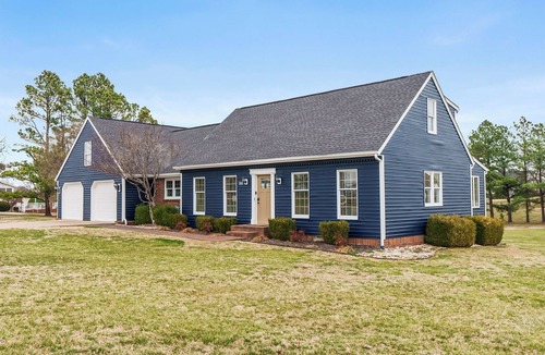 Rogers House | NW Arkansas Gem with Pool, Trails and Shuffleboard