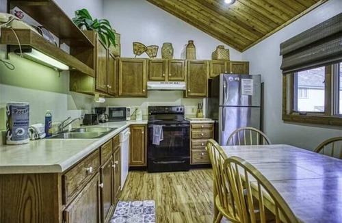 Timberline Condo | NWF8-Affordable Condo! sleeps 8!
