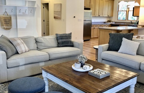 Union Pier House | Oak Dunes - Walk to the beach from this Cozy home