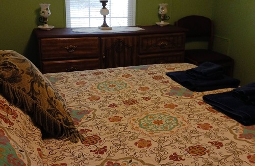 Stewart House | Oak View Cabin, Stewart, Tn., Very Remote, Big Screened In Back Porch!