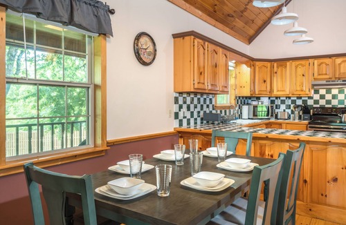 Newport Cabin | Oakwood — Rest and Relaxation in the Smokies with all the comforts