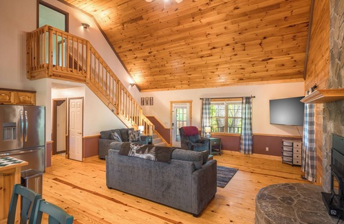 Newport Cabin | Oakwood — Rest and Relaxation in the Smokies with all the comforts
