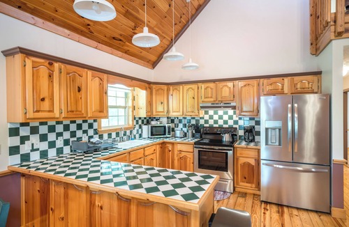 Newport Cabin | Oakwood — Rest and Relaxation in the Smokies with all the comforts
