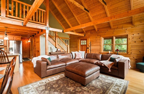 Rockbridge Cabin | Oasis Glen - Views, Pool, Hot Tub