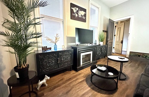 Evansville Apartment | Oasis in the heart of Evansville