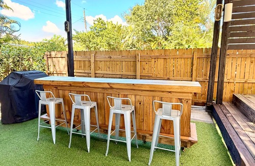 South Middle River House | Oasis with Insane Outdoor Area Near Wilton Manors