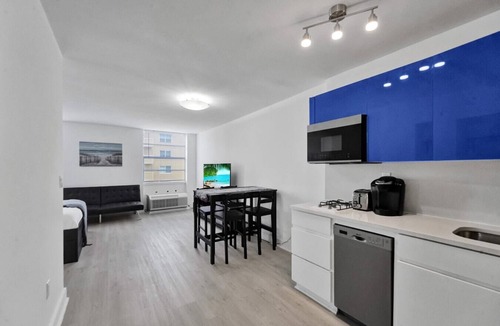 Flamingo/Lummus Apartment | Ocean Dr 1BR Miami Beach Getaway