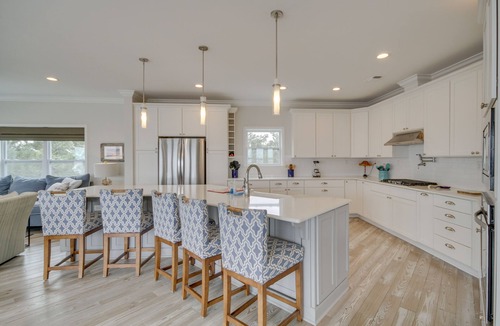 Ocean Springs House | Ocean Springs 'Magnolia Beach House' on Pvt Beach!