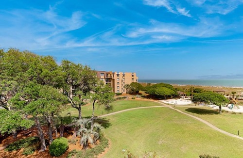 Folly Field House | Ocean view condo at beachfront resort with pool hot tub pickleball & tennis