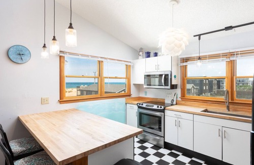 Kitty Hawk Villa | Ocean View End-Unit Townhome | Steps to Beach | Pool, Bikes & More