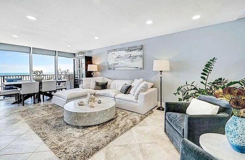 Michigan Beach Apartment | Oceanfront 2BR Penthouse with Balcony Views
