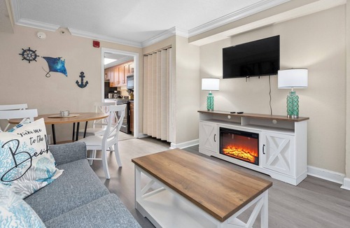 Downtown Myrtle Beach Condo | 🌊 Oceanfront Gem | Holiday Pavilion 1BR | Walk to Boardwalk 🎡