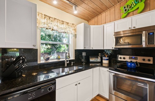 South Beach House | OCEANFRONT Private Beach PETS WELCOME Last-Minute Special Offers