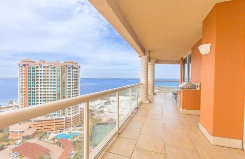 Pensacola Beach Apartment | Oceanfront Tower 3 Gulf & Bay View 3-Bedroom 18th Floor Condo in Pensacola Beach