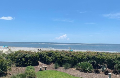 Seabrook Island House | Oceanfront, vintage beach house steps from the sand on Seabrook Island.