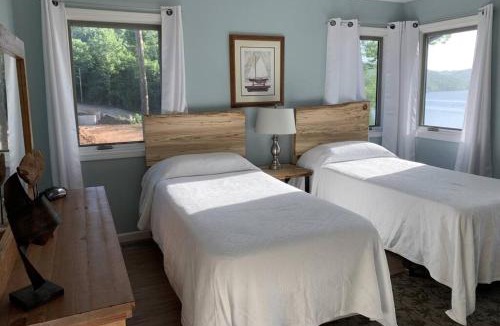 Camdenton House | Old Kinderhook Golf & Waterfront Vacation Rental