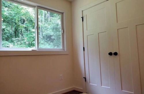 Etlan House | Old Rag Cottage - Sunny 2 Br near everything!