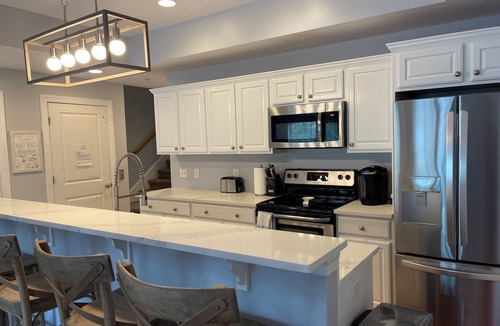 Old Town Bluffton House | Old Town Bluffton! Steps from shopping, restaurants, music, art and more.