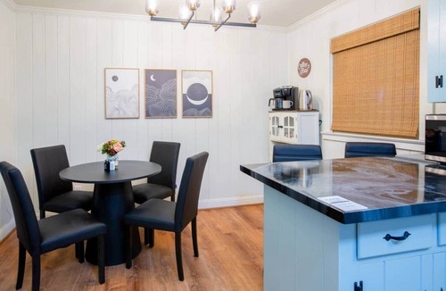 Winston - Salem House | Olde Towne Retreat | Pet-Friendly Family Retreat Near Campus