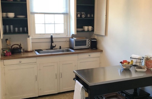 Downtown Apartment | “Oliver’s Retreat”.1882 Private Downtown Apartment in Historic Frederick