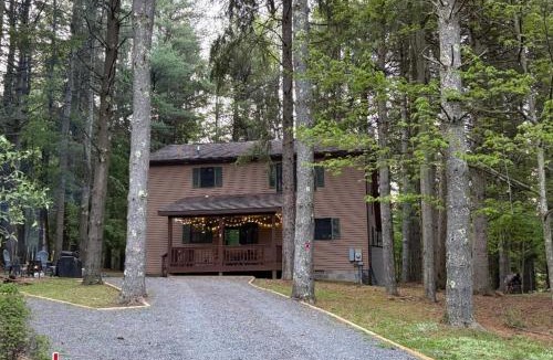 Sky Valley House | On a Whim Peaceful 2 bedroom home plus loft in charming lakefront community