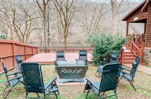 Mountain View House | On Beautiful White River, Minutes from Sylamore Creek and Blanchard Springs